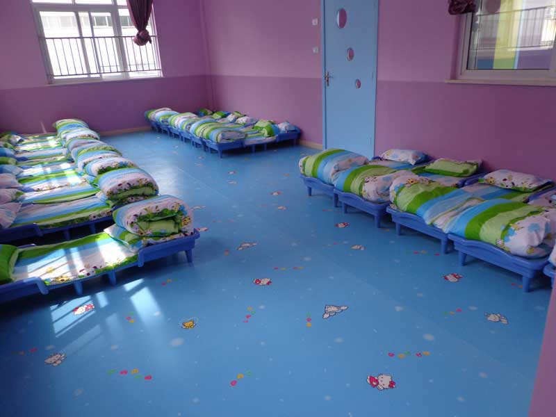 pvc塑膠地板是天下建材行業中新鮮的高科技鋪的材料